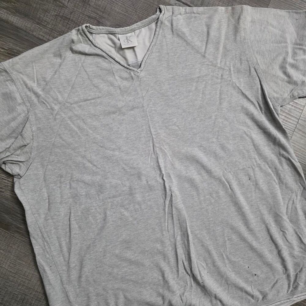 Calvin Klein Gray V-Neck Raw Edge Tee Size Medium